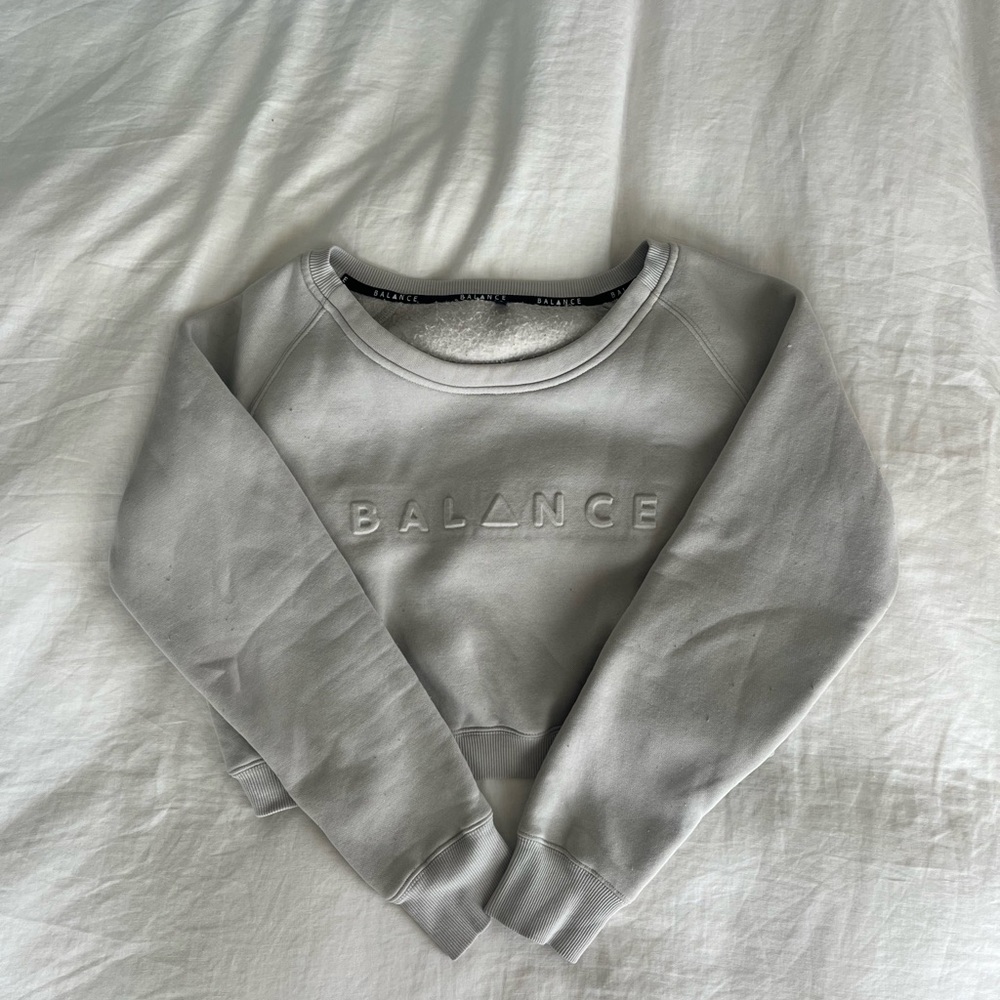 Balance Athletica vitality Essence Crew, lucid, size small